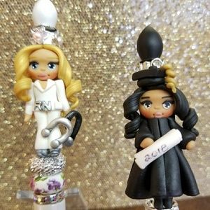 Custom doll pens